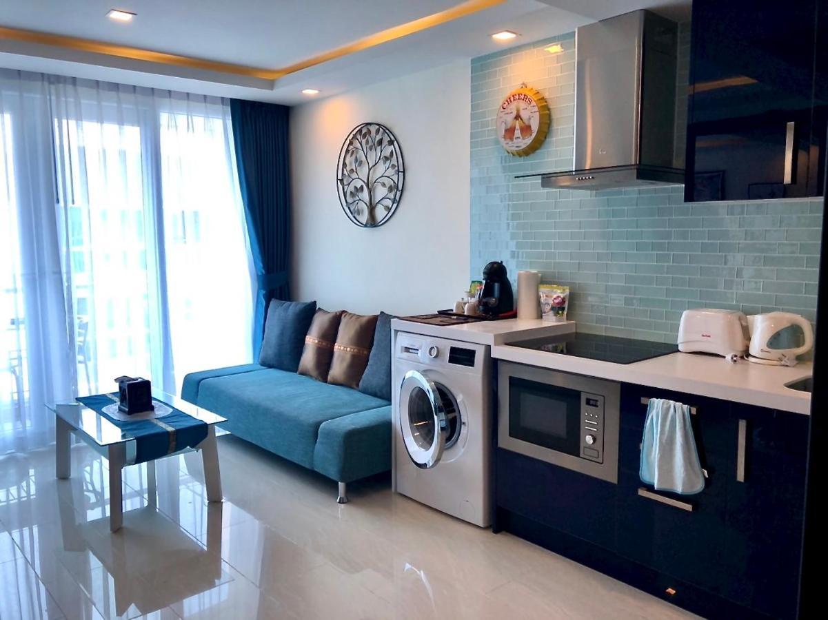 Luxury Business Suits In Grand Avenue By Pattaya City Estates Екстериор снимка