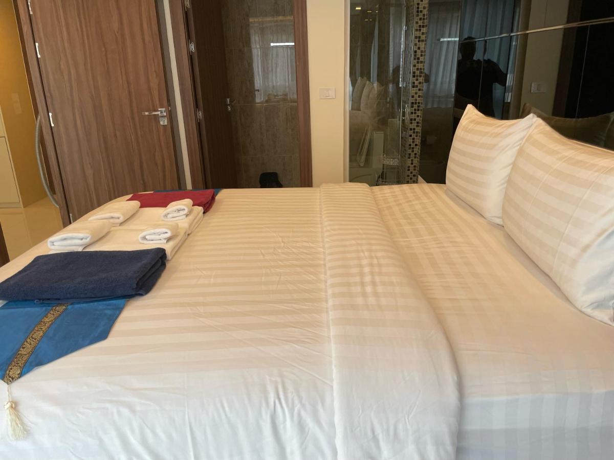 Luxury Business Suits In Grand Avenue By Pattaya City Estates Екстериор снимка