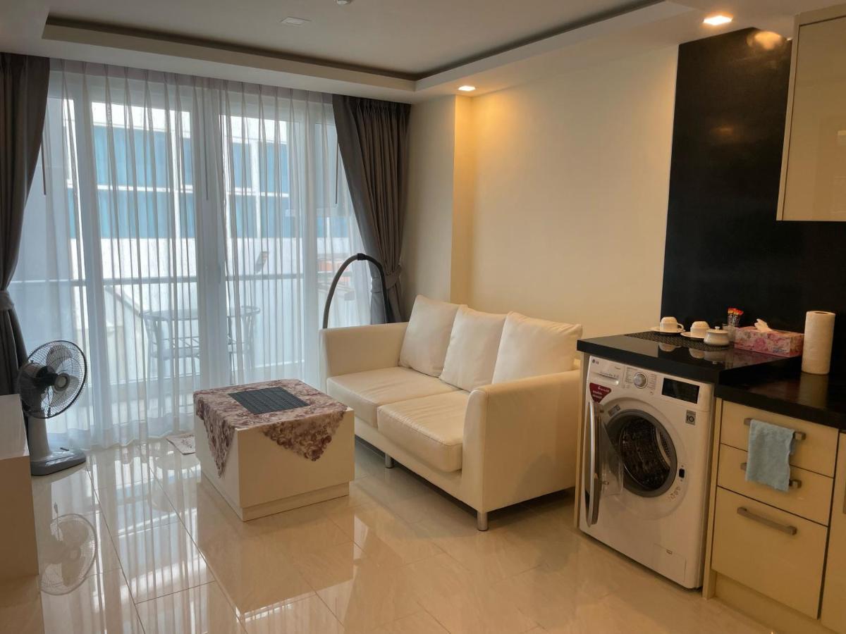 Luxury Business Suits In Grand Avenue By Pattaya City Estates Екстериор снимка