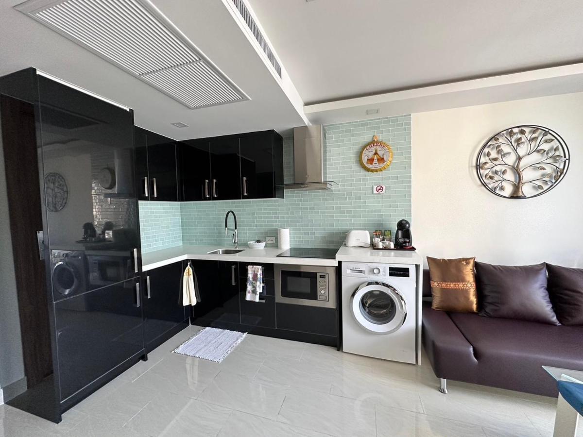 Luxury Business Suits In Grand Avenue By Pattaya City Estates Екстериор снимка