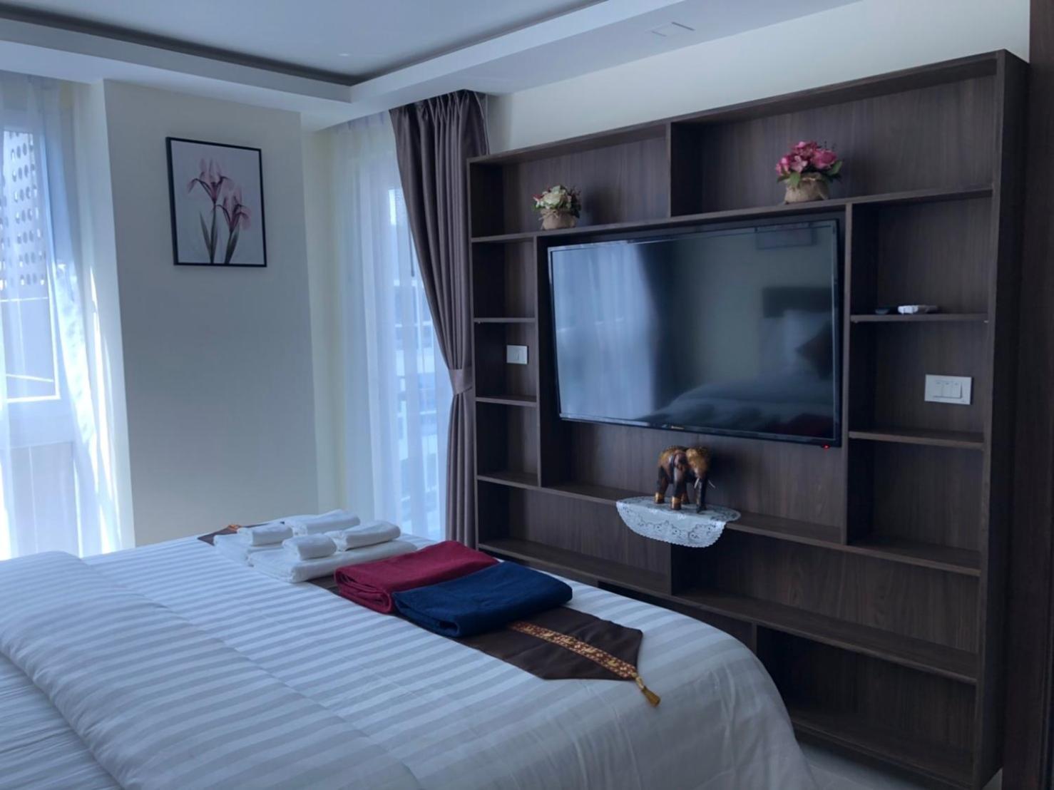 Luxury Business Suits In Grand Avenue By Pattaya City Estates Екстериор снимка