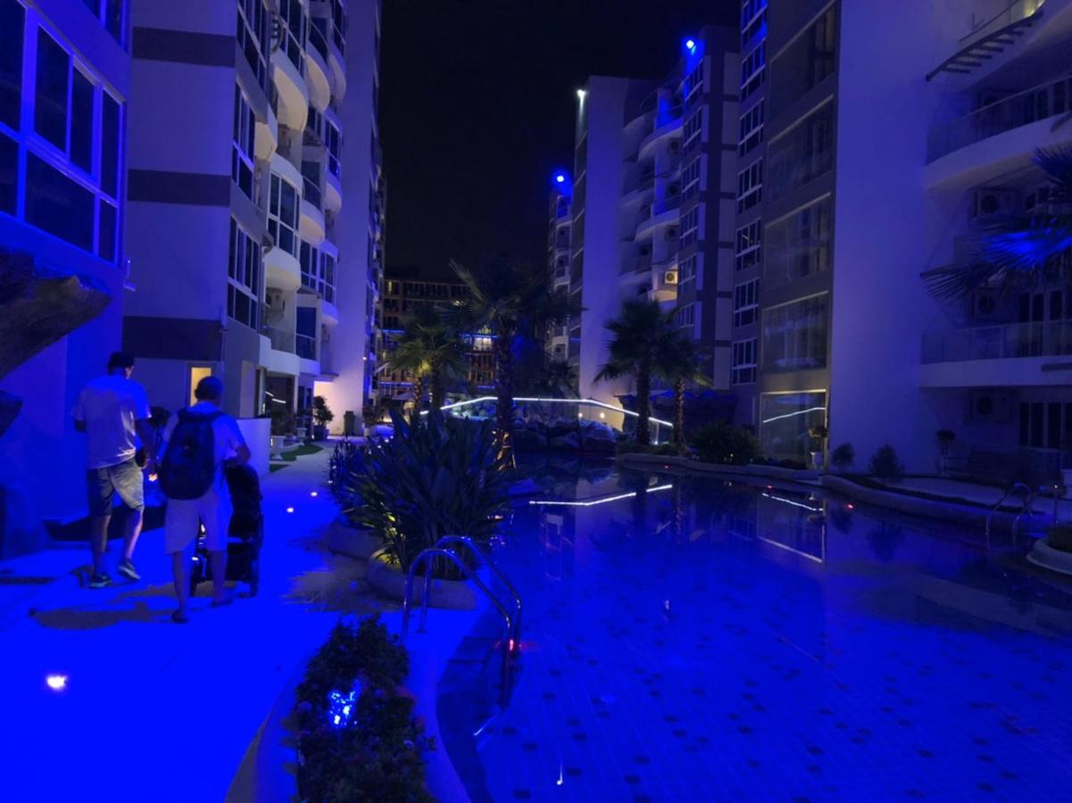 Luxury Business Suits In Grand Avenue By Pattaya City Estates Екстериор снимка