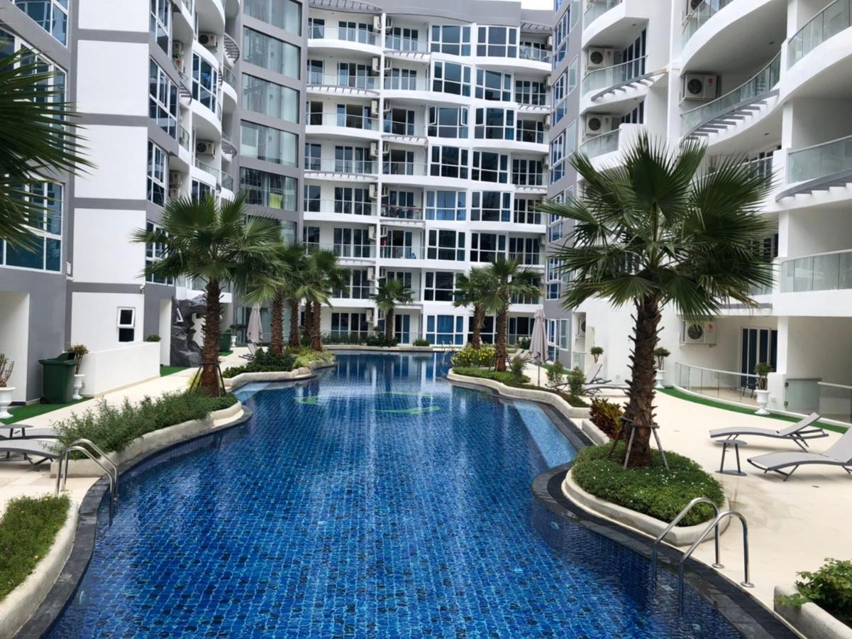 Luxury Business Suits In Grand Avenue By Pattaya City Estates Екстериор снимка